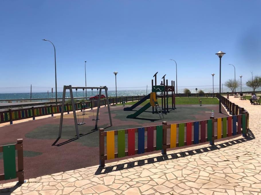 Bajo Con Jardin En Primera Linea De Playa Малага Екстер'єр фото